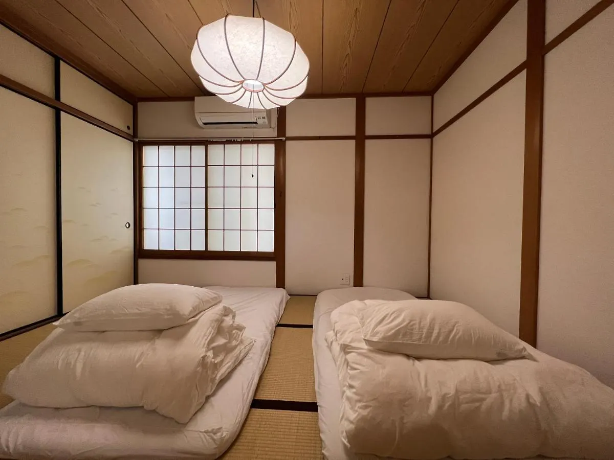 Horská chata ゲストハウス宮の軒-稲荷参道前 3-Floor Family House Kjóto