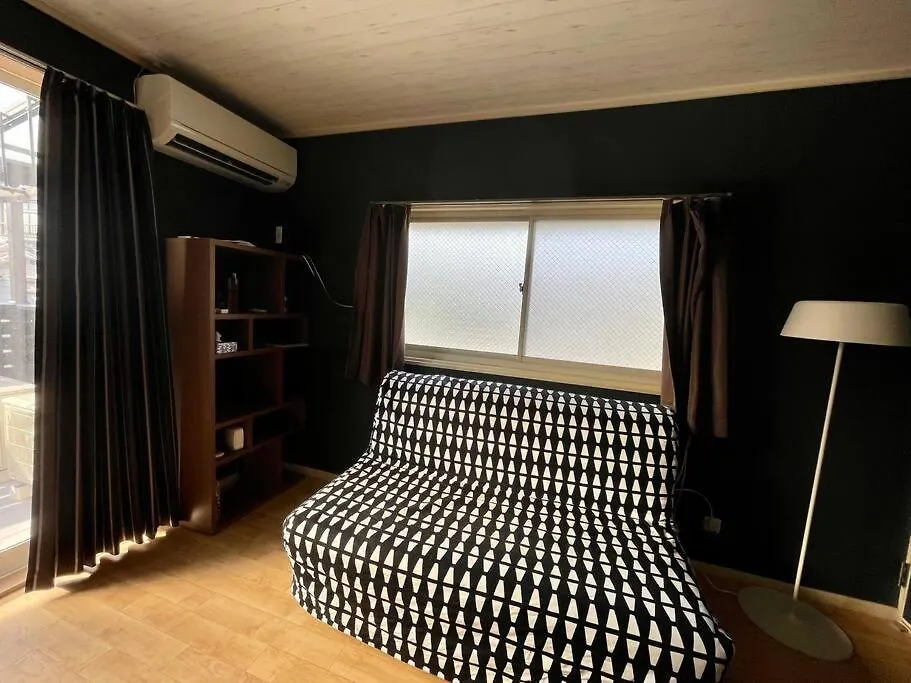 ゲストハウス宮の軒-稲荷参道前 3-Floor Family House Kyoto Chalet