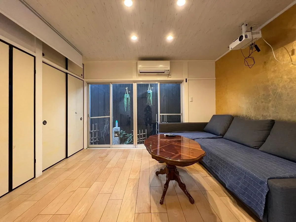 ゲストハウス宮の軒-稲荷参道前 3-Floor Family House Kyoto Chalet