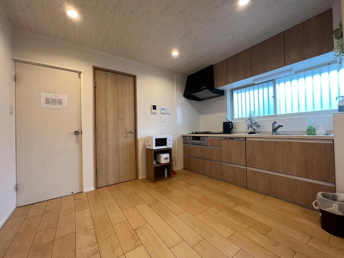 ゲストハウス宮の軒-稲荷参道前 3-Floor Family House Kyoto Chalet